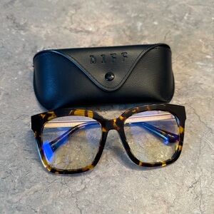 DIFF blue light glasses! Never been worn.